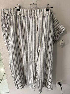 Terra & Sky Striped Wide-Leg Drawstring Pants in White and Gray
